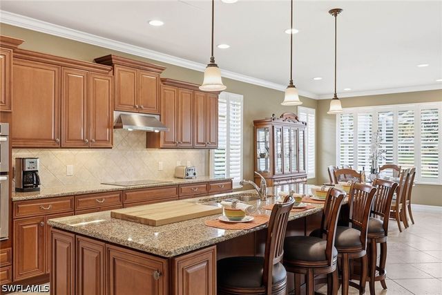 8562 Veronawalk CIR, Naples, FL 34114