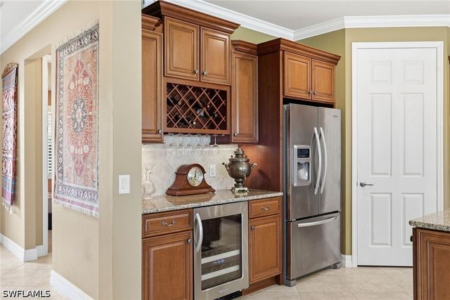 8562 Veronawalk CIR, Naples, FL 34114
