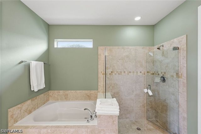 8562 Veronawalk CIR, Naples, FL 34114