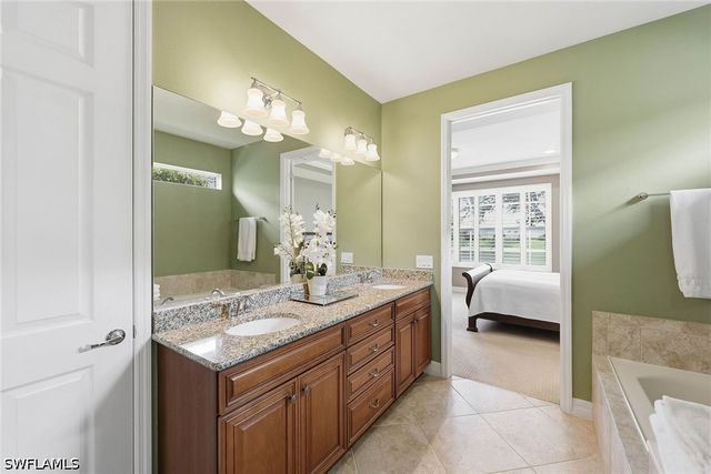 8562 Veronawalk CIR, Naples, FL 34114
