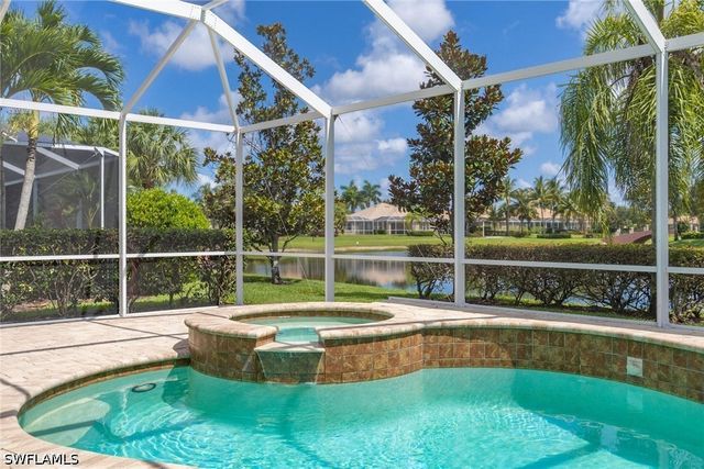 8562 Veronawalk CIR, Naples, FL 34114