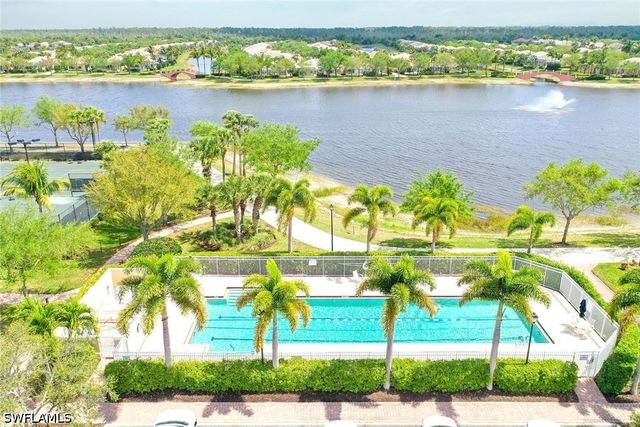 8562 Veronawalk CIR, Naples, FL 34114