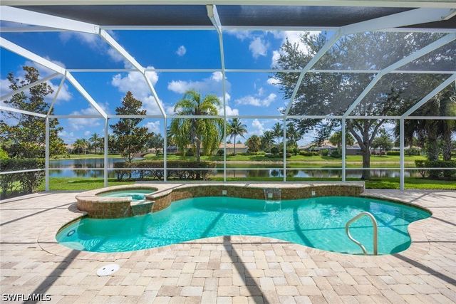 8562 Veronawalk CIR, Naples, FL 34114