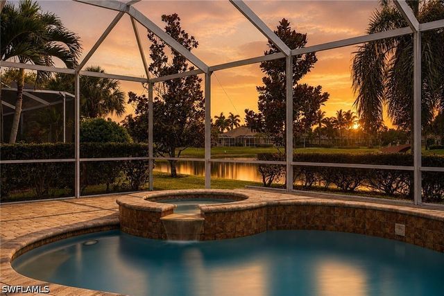 8562 Veronawalk CIR, Naples, FL 34114