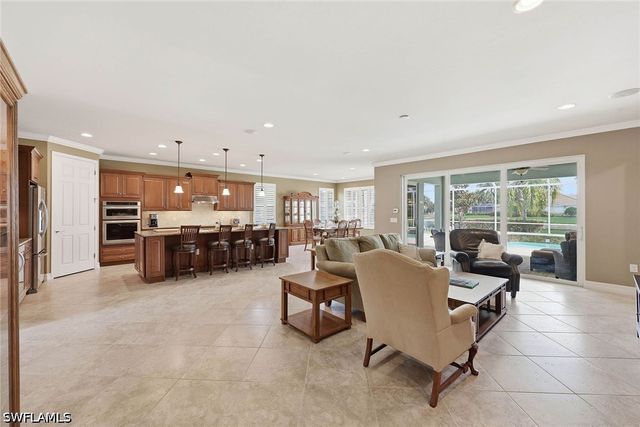 8562 Veronawalk CIR, Naples, FL 34114