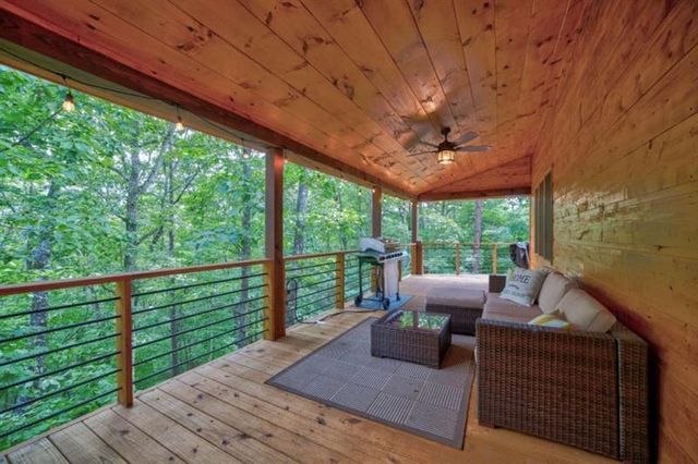 108 Crabapple Lane, Mineral Bluff, GA 30559