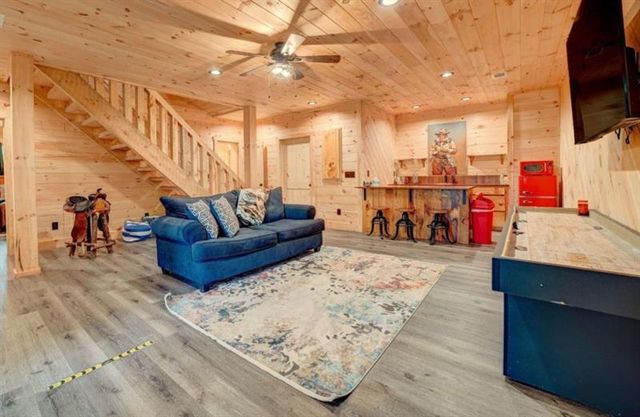 108 Crabapple Lane, Mineral Bluff, GA 30559