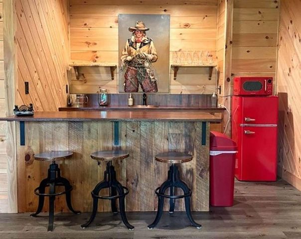 108 Crabapple Lane, Mineral Bluff, GA 30559