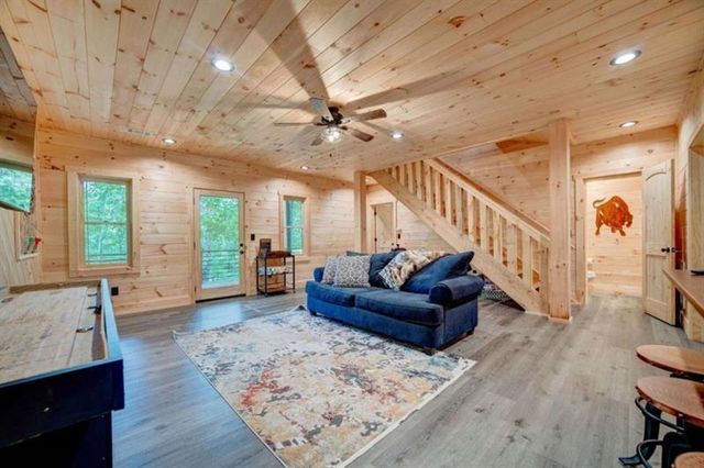 108 Crabapple Lane, Mineral Bluff, GA 30559