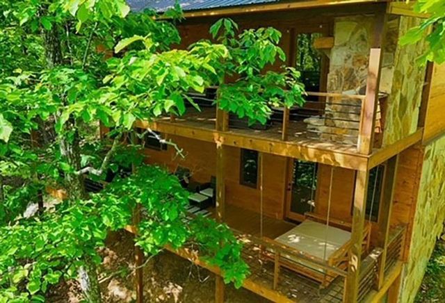 108 Crabapple Lane, Mineral Bluff, GA 30559