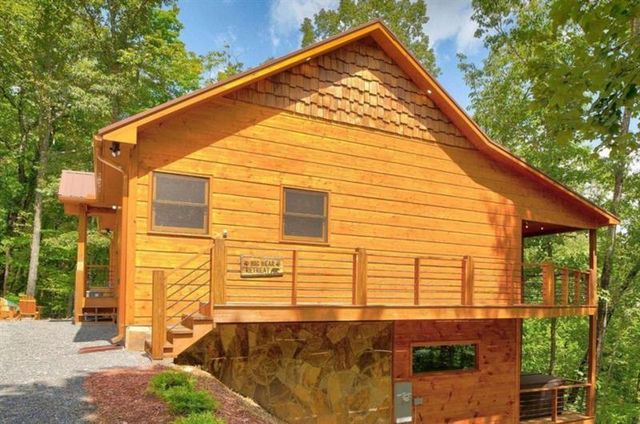 108 Crabapple Lane, Mineral Bluff, GA 30559