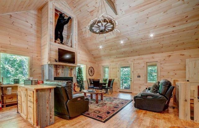 108 Crabapple Lane, Mineral Bluff, GA 30559