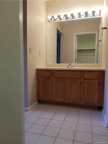 256 Heritage Lane, Monroe, NY 10950