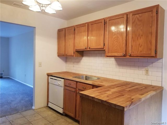 256 Heritage Lane, Monroe, NY 10950