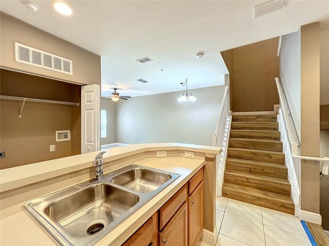 2586 GRAND CENTRAL PARKWAY 4, Orlando, FL 32839