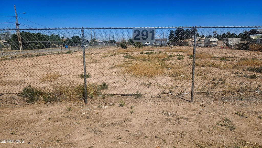 291 Flor Amarilla, Socorro, TX 79927