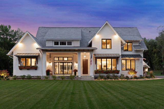 4900 Lakeview Drive, Edina, MN 55424