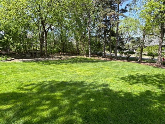 4900 Lakeview Drive, Edina, MN 55424