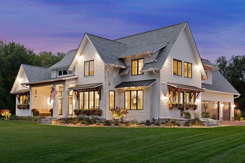 4900 Lakeview Drive, Edina, MN 55424
