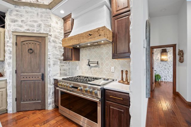 8101 Olin Ct, Pasco, WA 99301