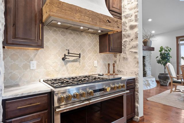 8101 Olin Ct, Pasco, WA 99301