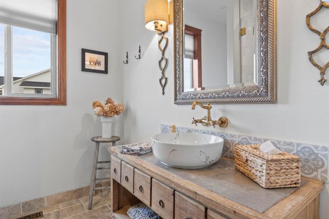 8101 Olin Ct, Pasco, WA 99301