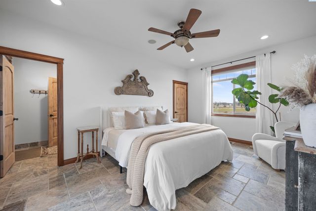 8101 Olin Ct, Pasco, WA 99301