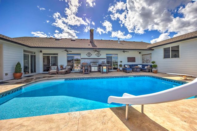 8101 Olin Ct, Pasco, WA 99301