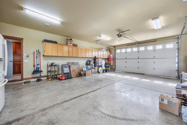 8101 Olin Ct, Pasco, WA 99301