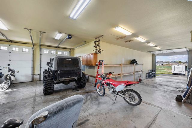 8101 Olin Ct, Pasco, WA 99301