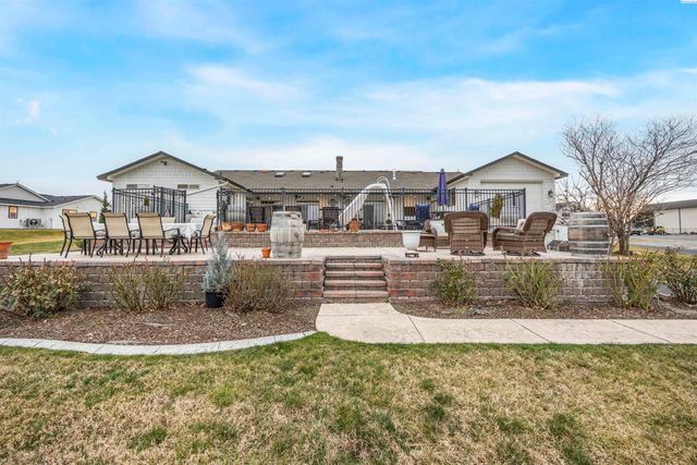 8101 Olin Ct, Pasco, WA 99301