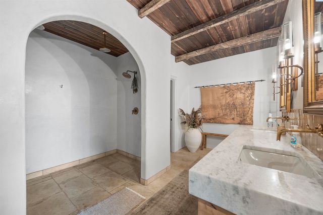 8101 Olin Ct, Pasco, WA 99301