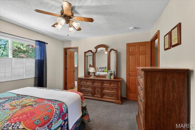1014 Holly River Drive, Florissant, MO 63031