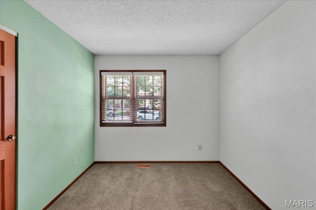 1014 Holly River Drive, Florissant, MO 63031