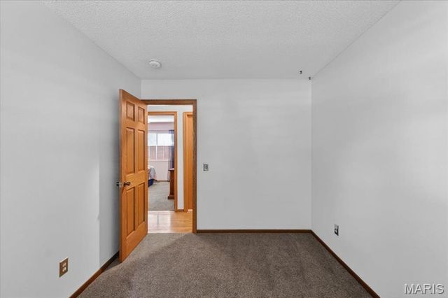 1014 Holly River Drive, Florissant, MO 63031