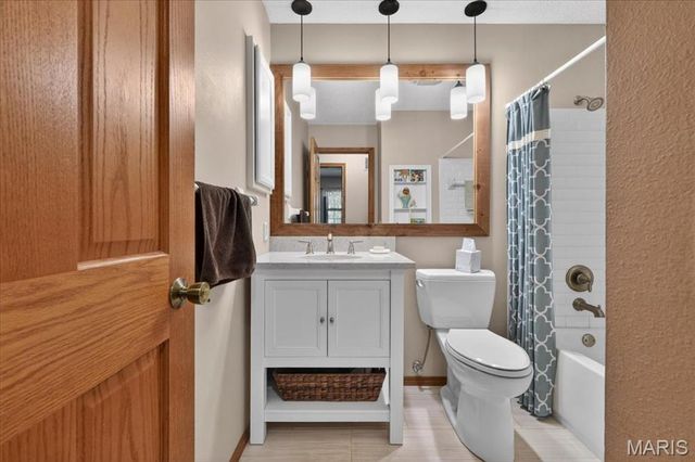 1014 Holly River Drive, Florissant, MO 63031