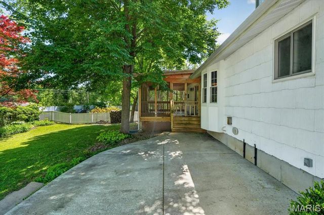 1014 Holly River Drive, Florissant, MO 63031