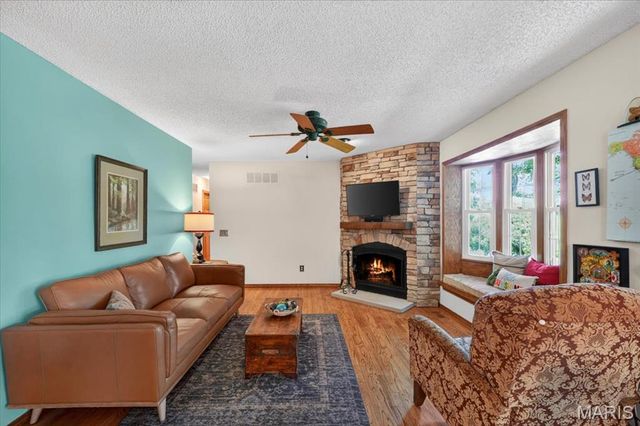 1014 Holly River Drive, Florissant, MO 63031
