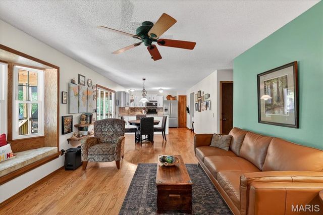 1014 Holly River Drive, Florissant, MO 63031