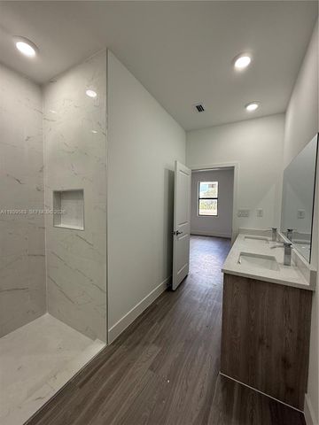 1048 Jay Ct, La Belle, FL 33935