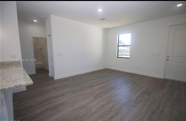 1048 Jay Ct, La Belle, FL 33935