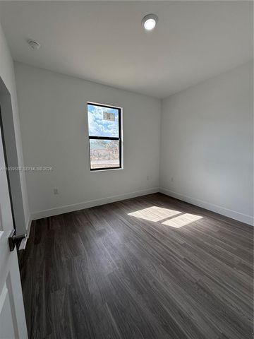 1048 Jay Ct, La Belle, FL 33935