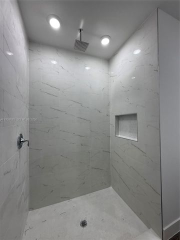 1048 Jay Ct, La Belle, FL 33935