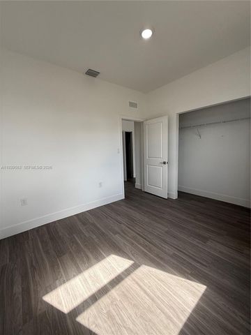 1048 Jay Ct, La Belle, FL 33935