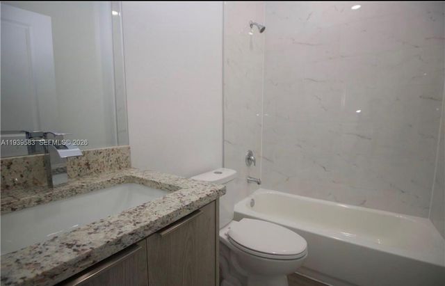 1048 Jay Ct, La Belle, FL 33935