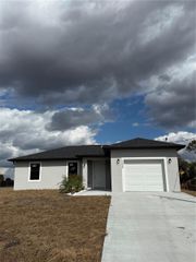 1048 Jay Ct, La Belle, FL 33935