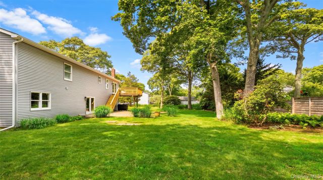 7 Sinnickson Road, Center Moriches, NY 11934