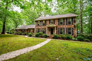 4304 Autumn Leaves Trail SE, Decatur, AL 35603
