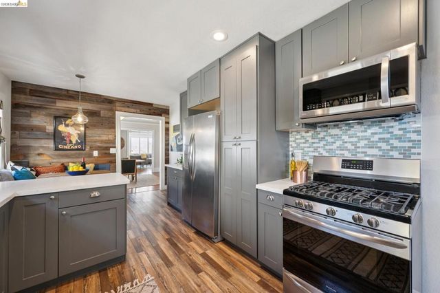 5208 Trask St, Oakland, CA 94601