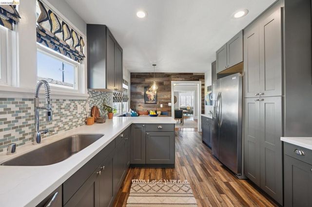 5208 Trask St, Oakland, CA 94601